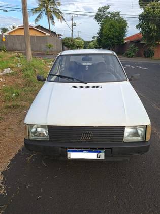 FIAT UNO 1.0 MILLE ELETRONIC 8V GASOLINA 2P MANUAL FIAT UNO 1.0 MILLE ELETRONIC 8V GASOLINA 2P MANUAL